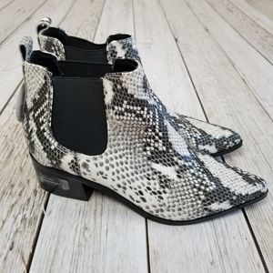 Waterproof Blondo Emelia Snakeskin Chelsea Booties Size 7 NWT